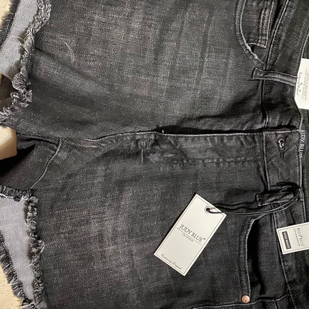 Judy blue black shorts